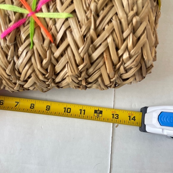 Lilly Pulitzer Straw Baja Tassel Pompom Colorful Tote Beach Pool Vacation - Picture 7 of 9